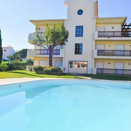 Branco - Near The Beach Holiday home Albufeira