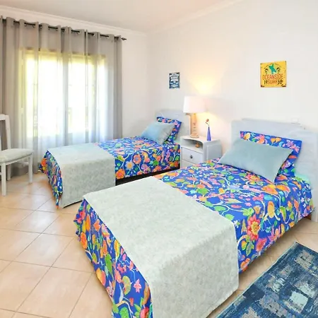 Branco - Near The Beach Albufeira