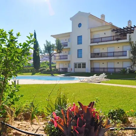 Branco - Near The Beach Holiday home Albufeira